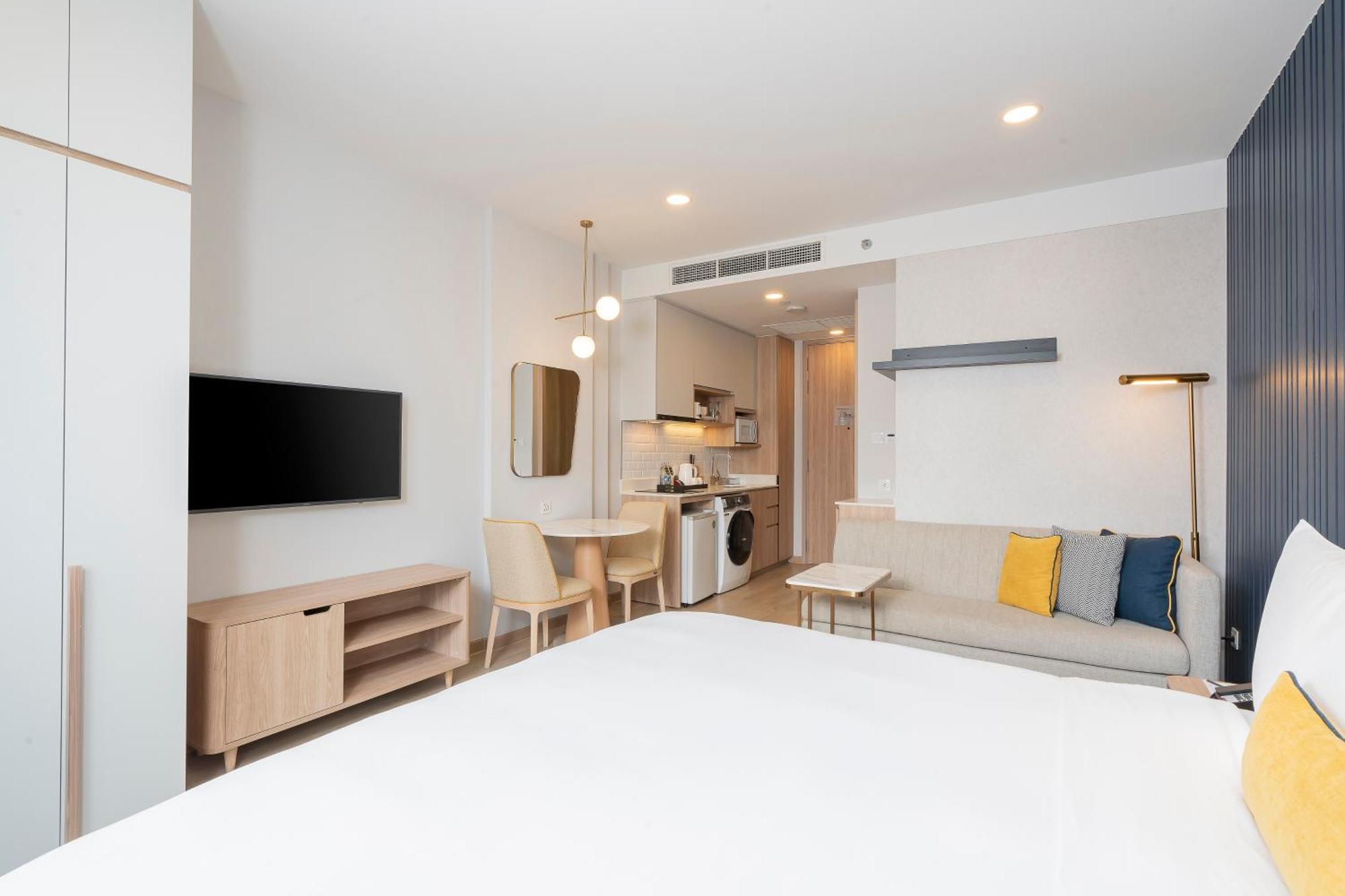 King Studio Suite